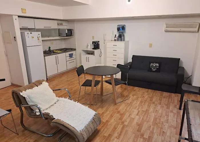 Amplio Ambiente Y Medio Luminoso C Pileta En El Edificio Para 4 Personas Con Cama Doble Y Un Sillon Cama Tambien Doble