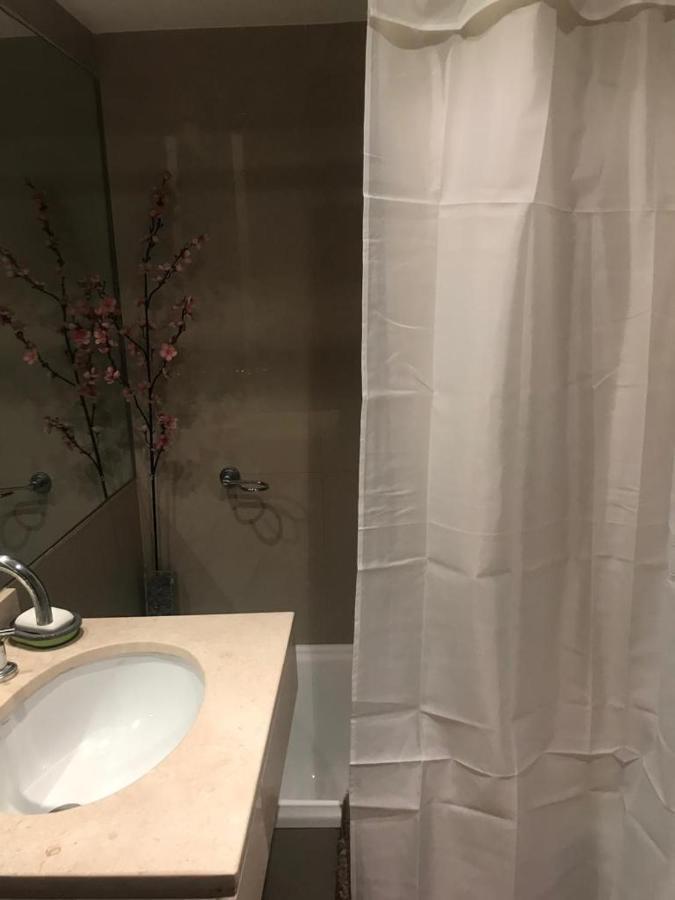 Amplio Ambiente Y Medio Luminoso C Pileta En El Edificio 4 Personas Con Cama Doble Y Un Sillon Cama Tambien Doble Apartamento *