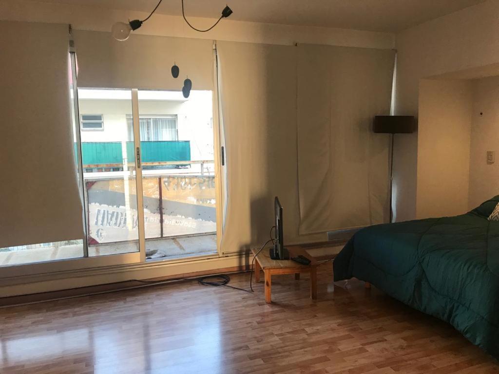 Apartamento Amplio Ambiente Y Medio Luminoso C Pileta En El Edificio 4 Personas Con Cama Doble Y Un Sillon Cama Tambien Doble